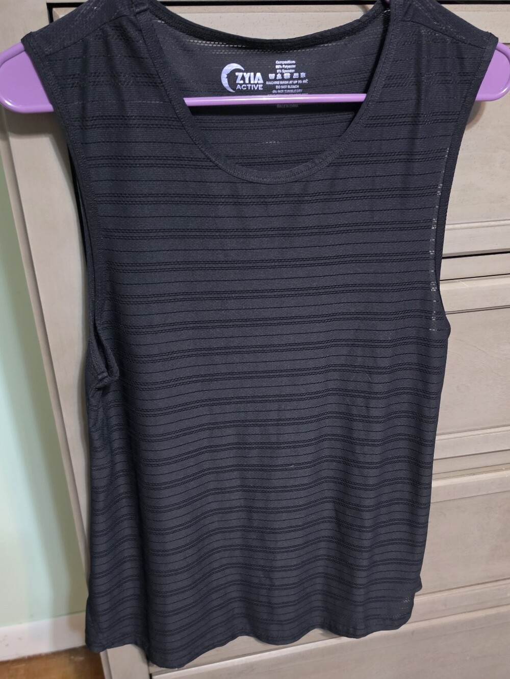 ZYIA Black Striped Mesh-Texture Performance Tank